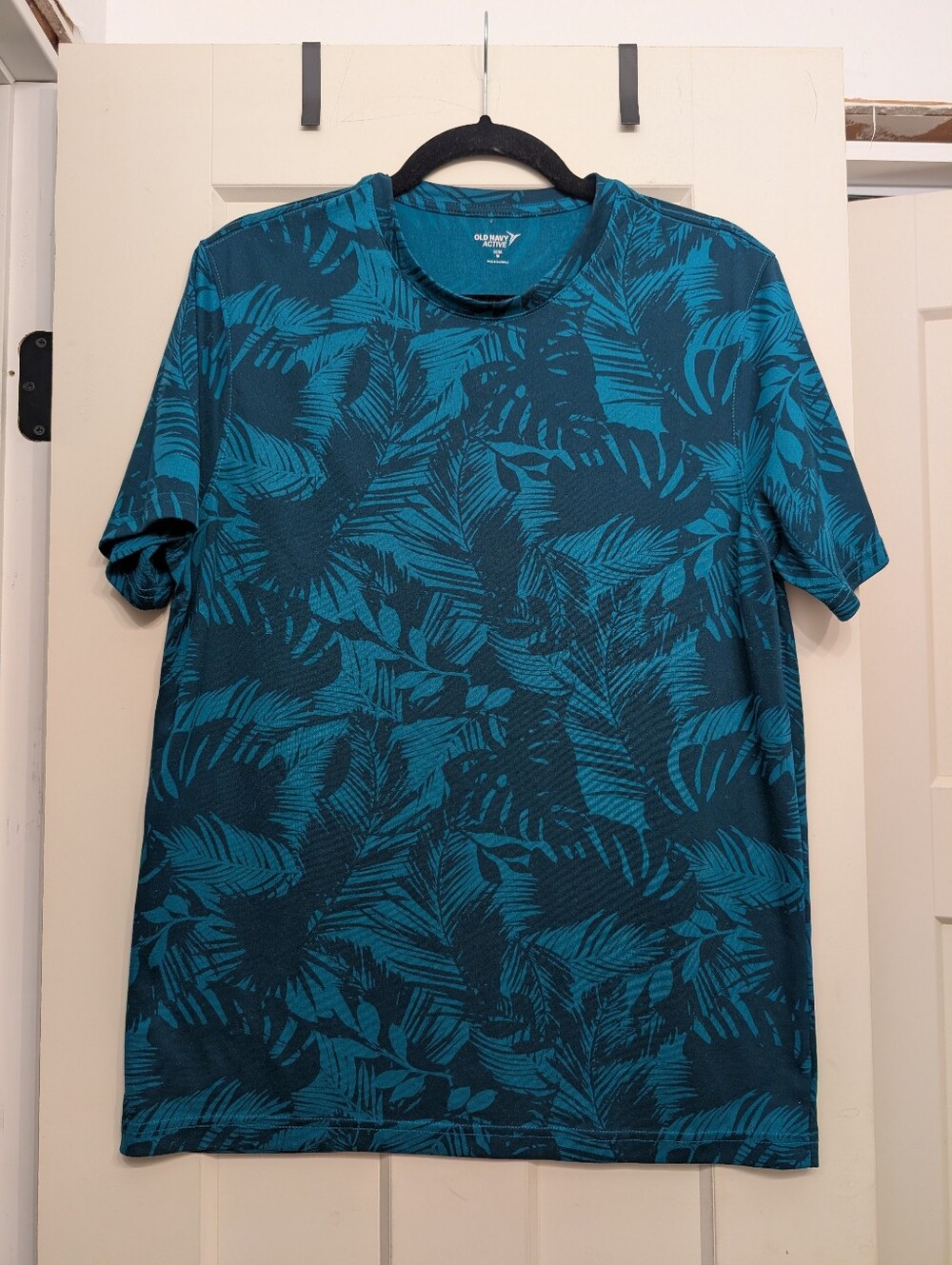 Old Navy Teal and Dark Blue Tropical-Print Short Sleeve Active Tee